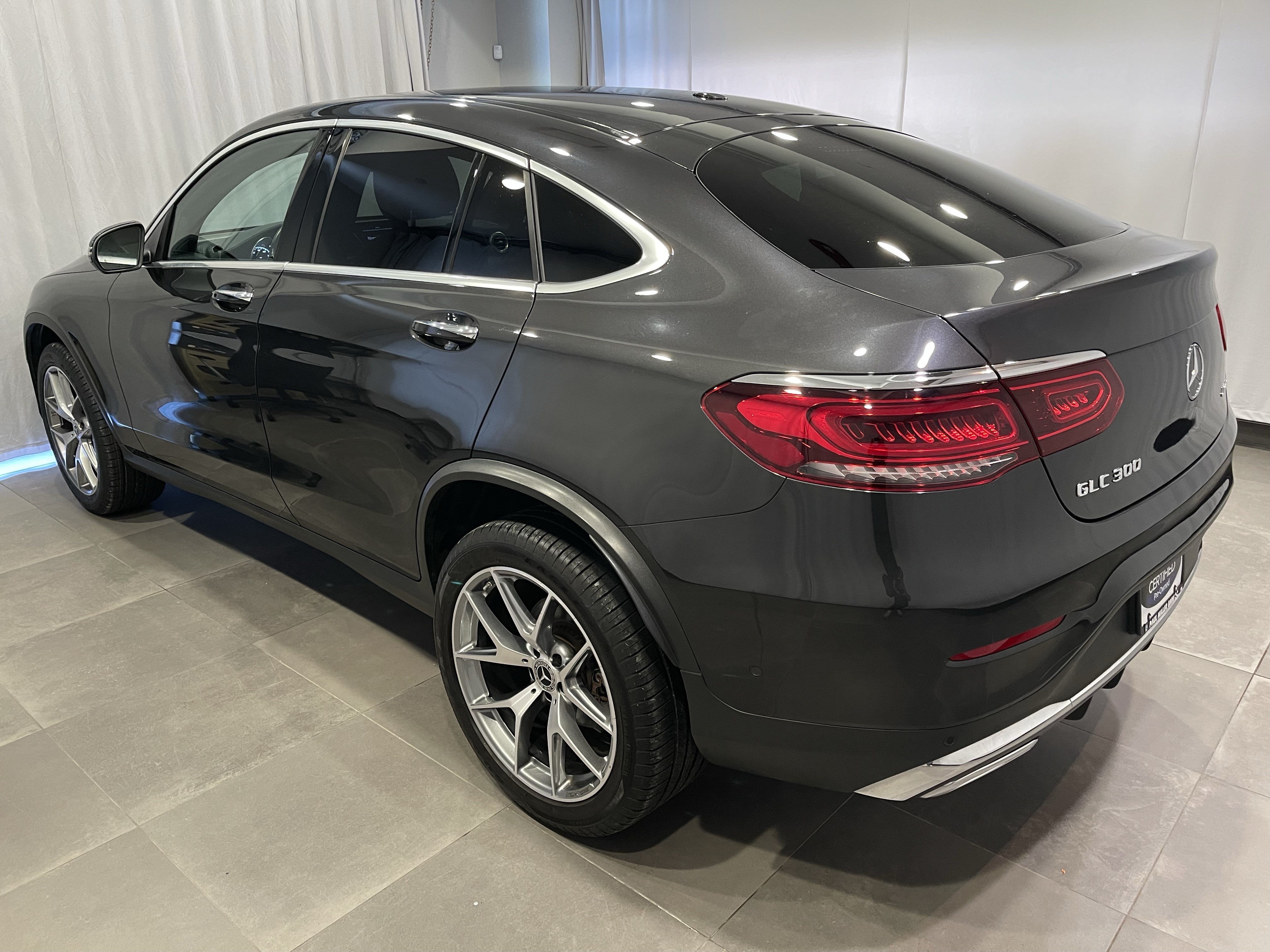 Used 2023 Mercedes-Benz GLC 300 4MATIC Coupe image 4