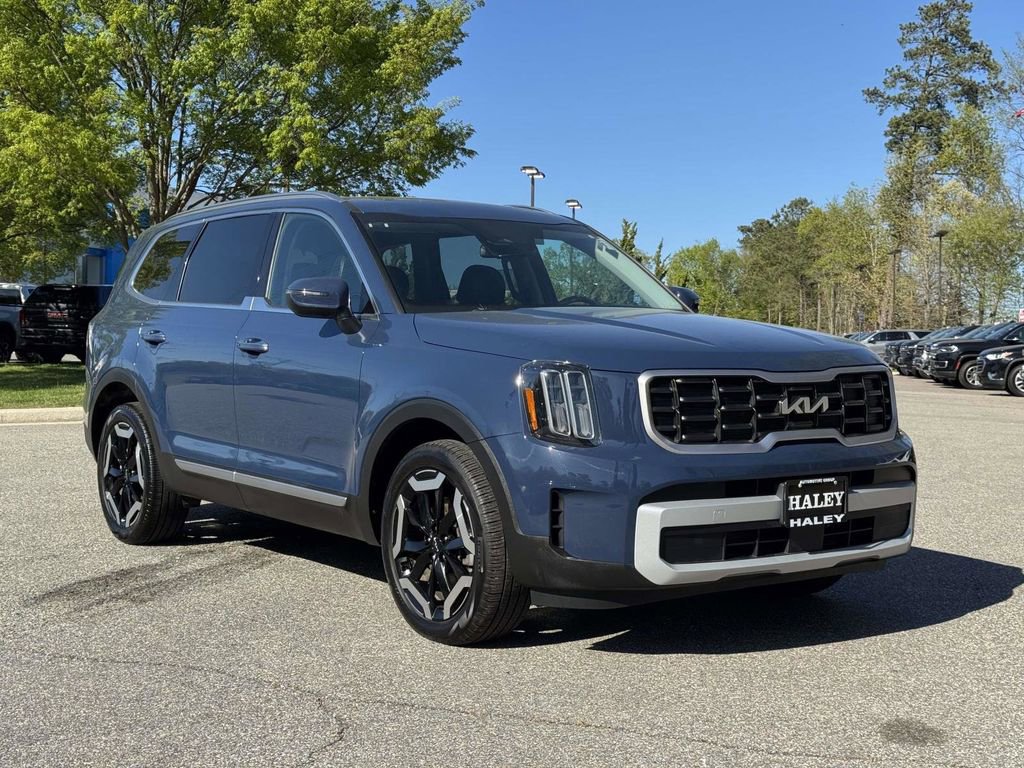 Used 2023 Kia Telluride S w/ S Sunroof Package image 2