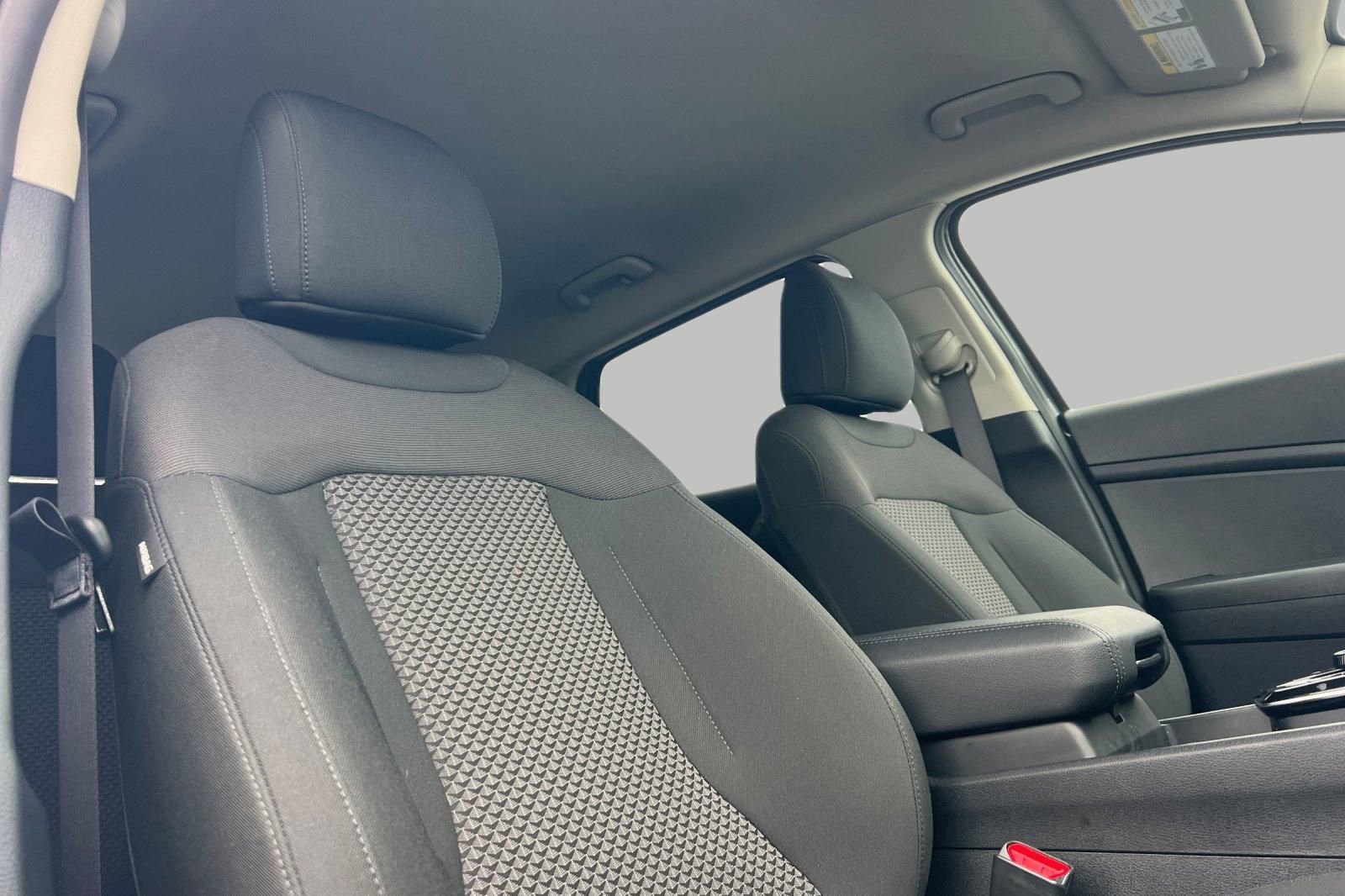 Certified 2025 Kia Sportage LX image 19