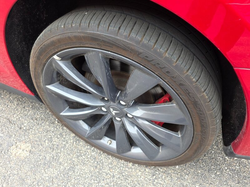 Used 2014 Tesla Model S P85 image 32