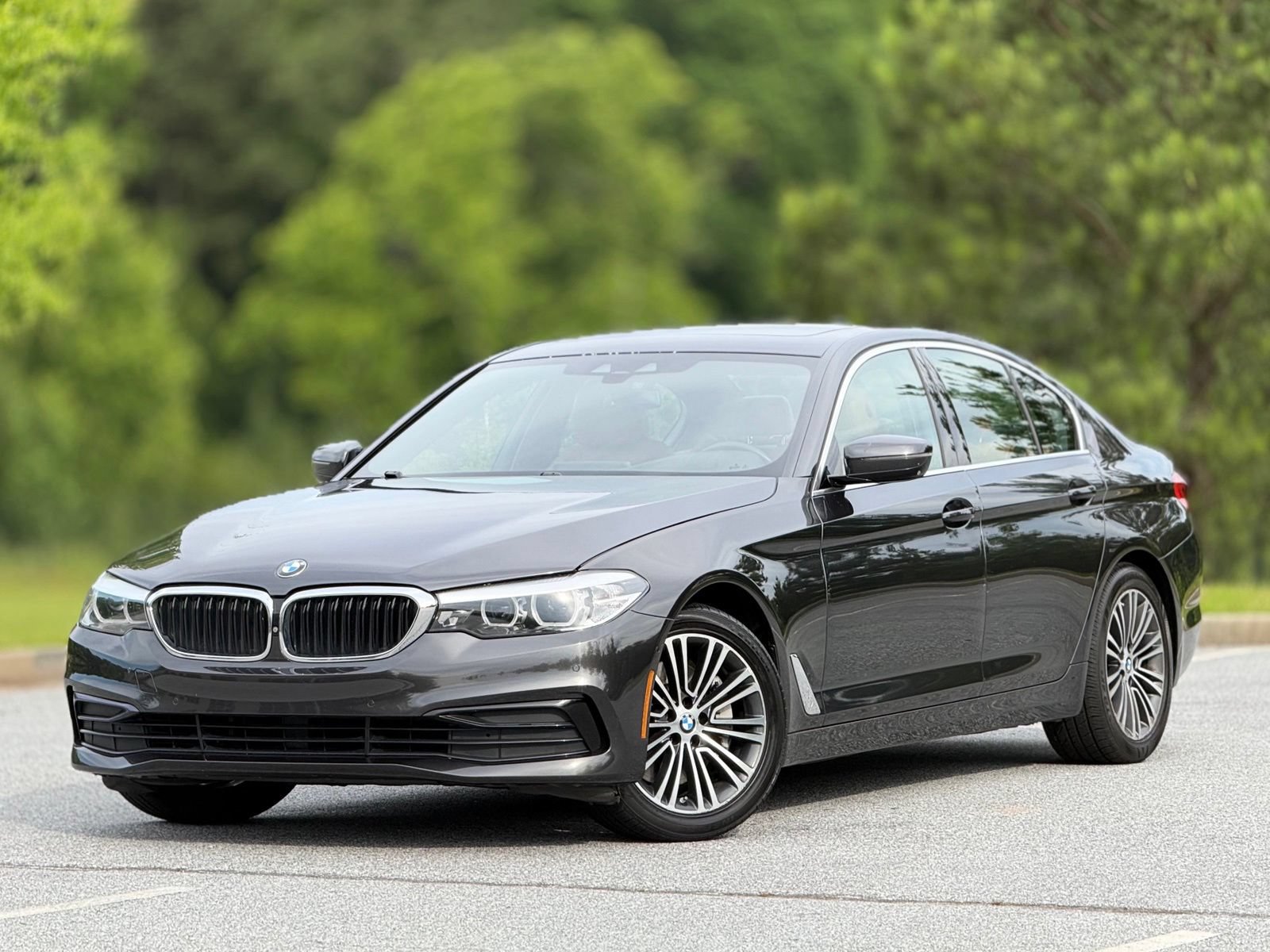 Used 2019 BMW 530i xDrive w/ Premium Package AWD/4WD image 8
