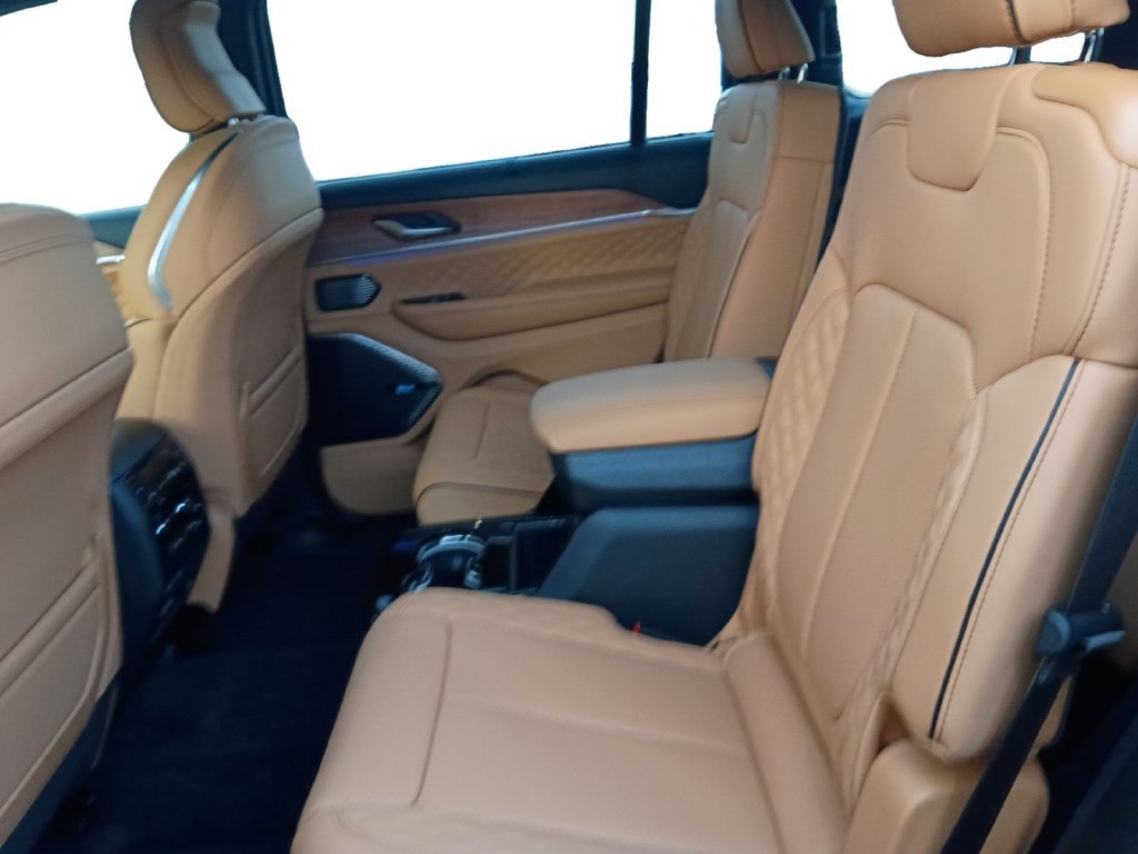 New 2027 Jeep Grand Cherokee L Summit AWD/4WD image 22