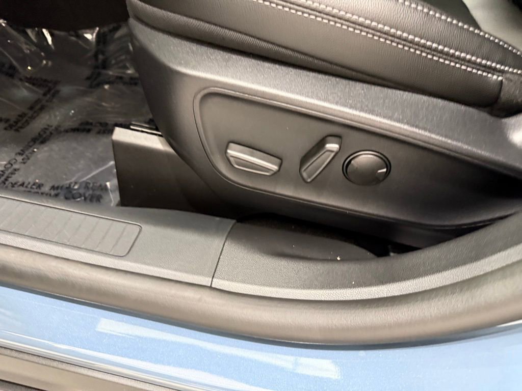 New 2025 Ford Escape SE w/ PHEV Premium Package image 13