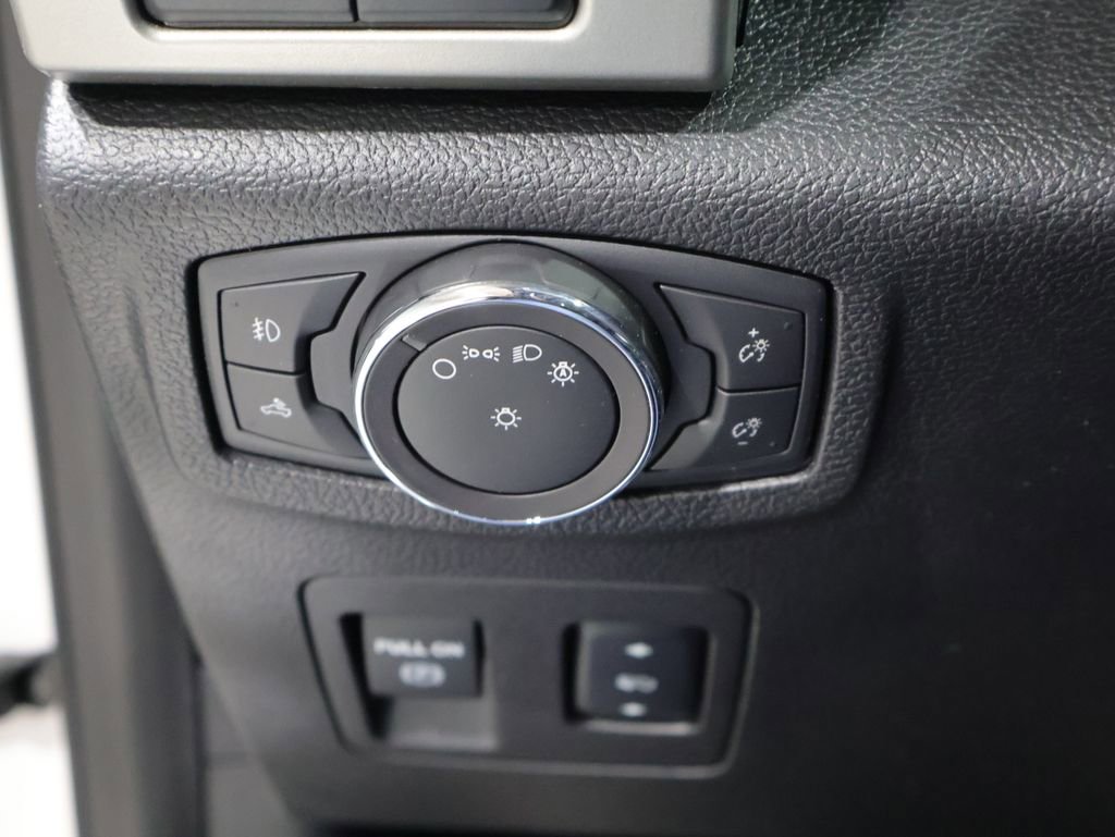 Used 2018 Ford F150 Lariat w/ Equipment Group 502A Luxury AWD/4WD image 31