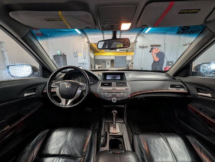 Used 2010 Honda Crosstour EX-L image 32