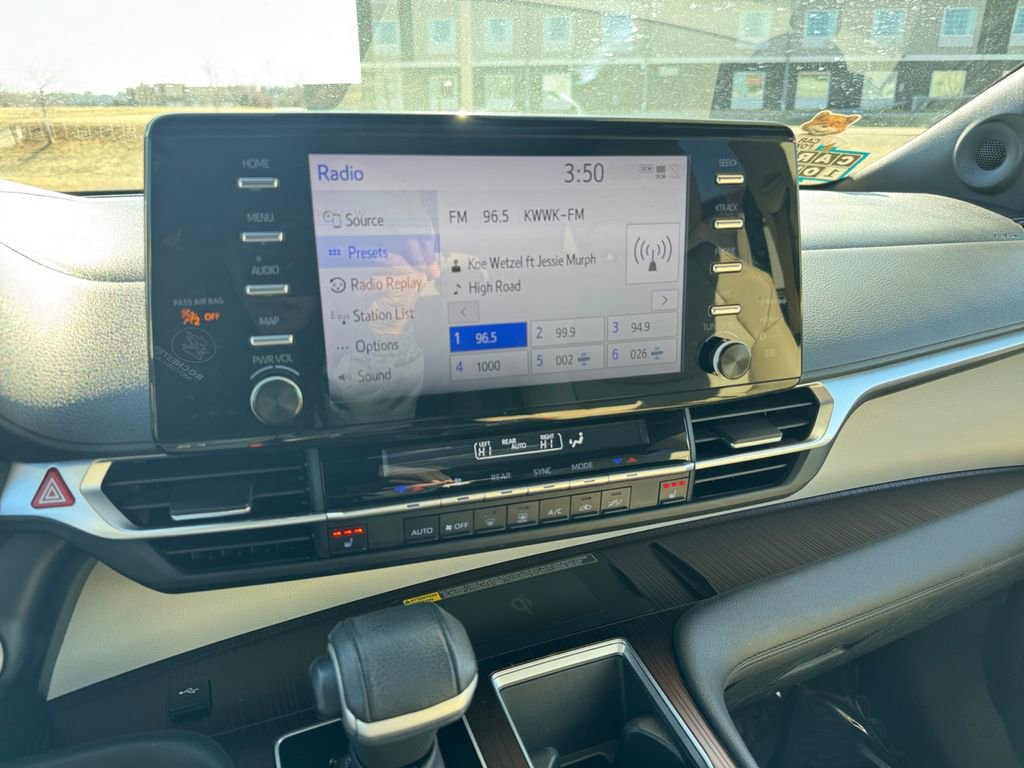 Certified 2023 Toyota Sienna XLE w/ XLE Plus Package image 38