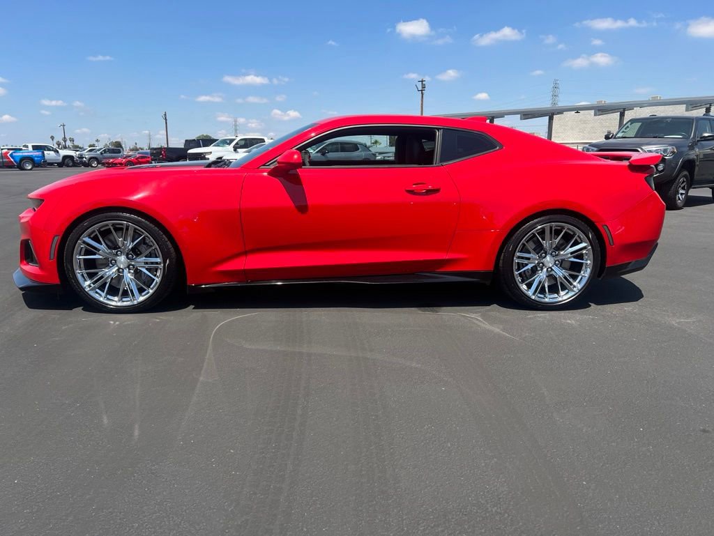 Used 2018 Chevrolet Camaro ZL1 RWD image 4