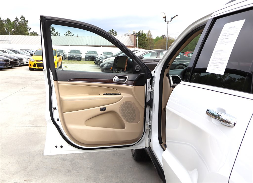 Used 2014 Jeep Grand Cherokee Limited w/ Trailer Tow Group IV AWD/4WD image 37