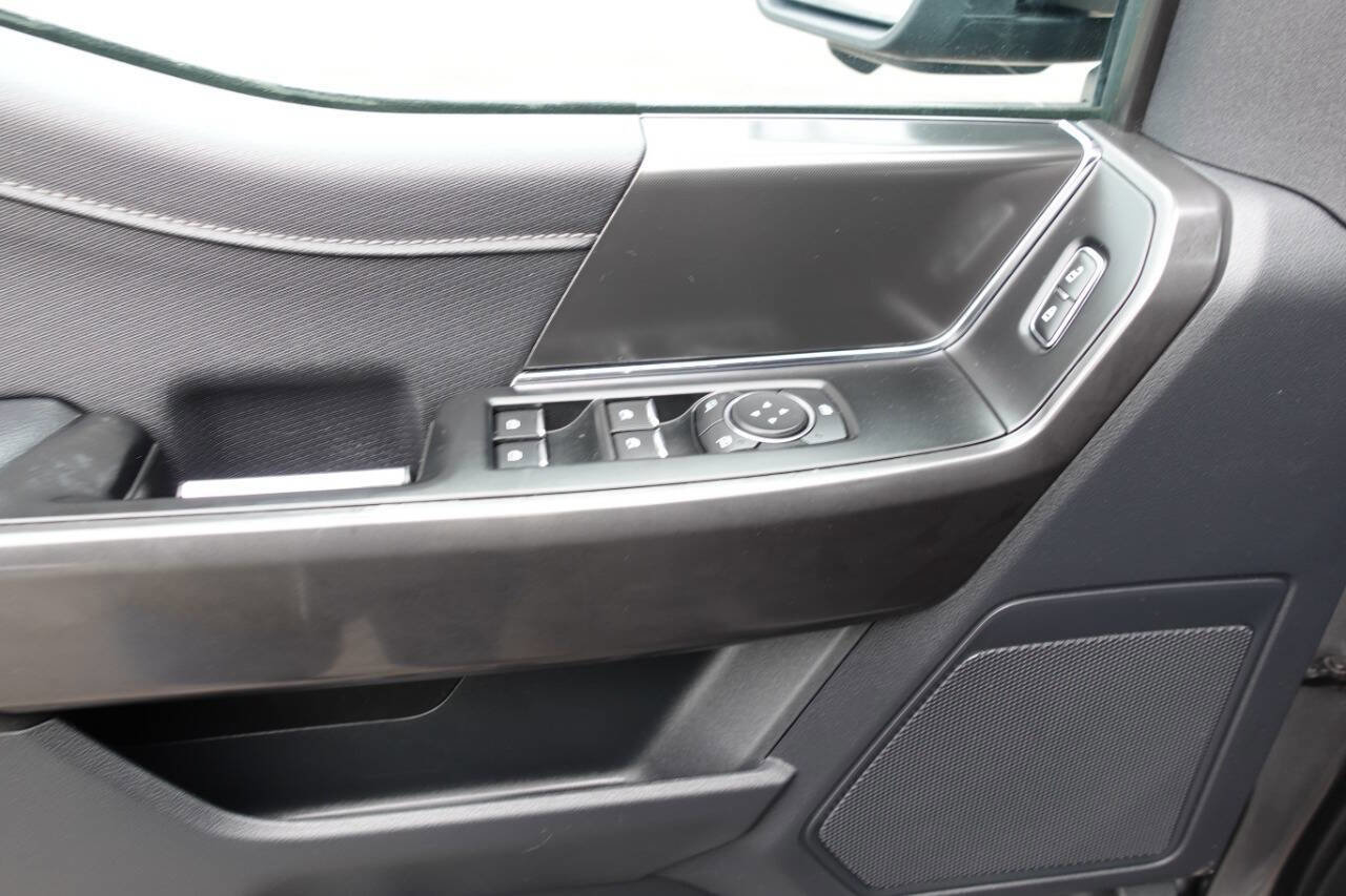 Used 2024 Ford F150 XLT w/ XLT Black Appearance Package image 17