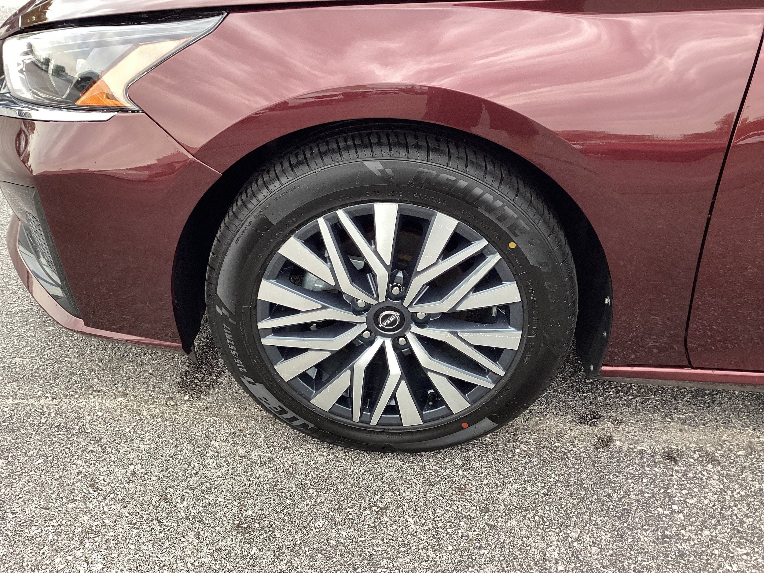 Used 2025 Nissan Altima 2.5 SV FWD image 9