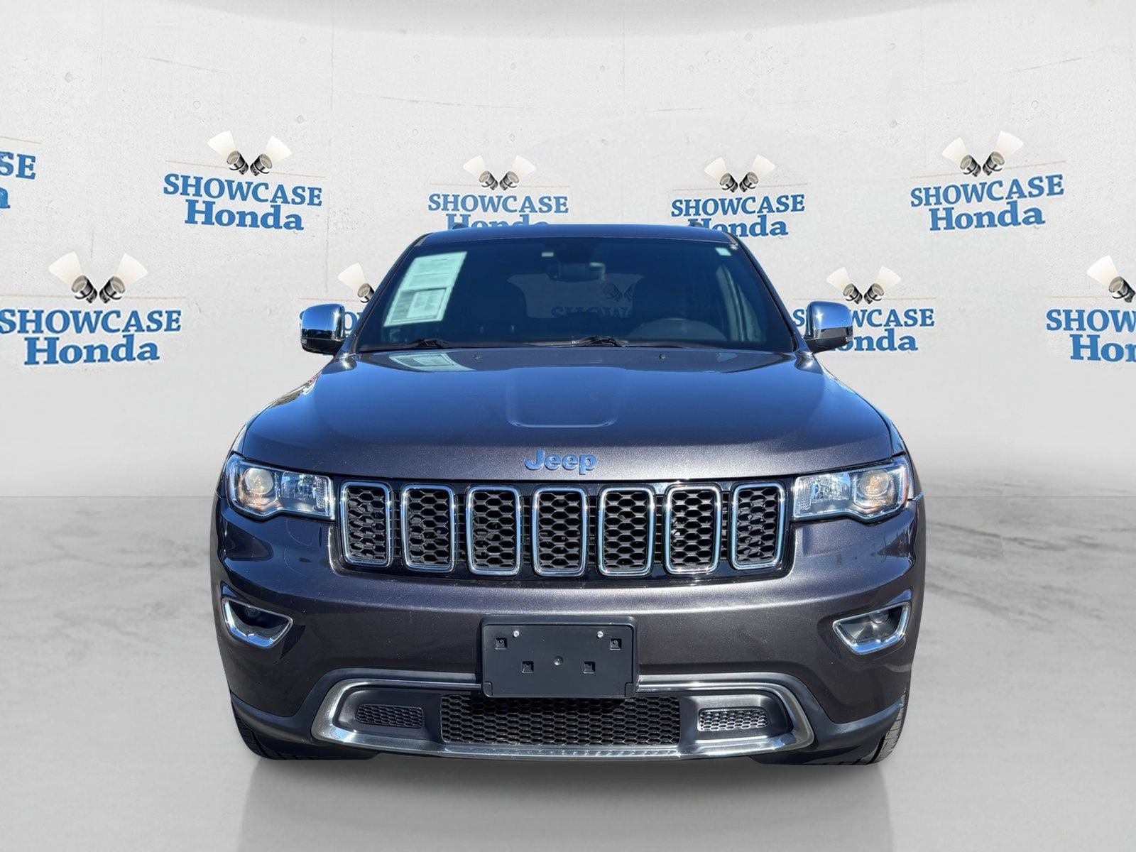 Used 2018 Jeep Grand Cherokee Limited AWD/4WD image 6