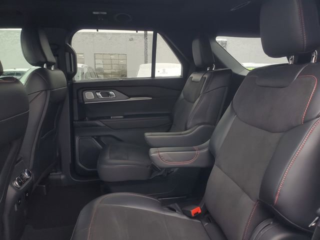 Used 2025 Ford Explorer ST image 32
