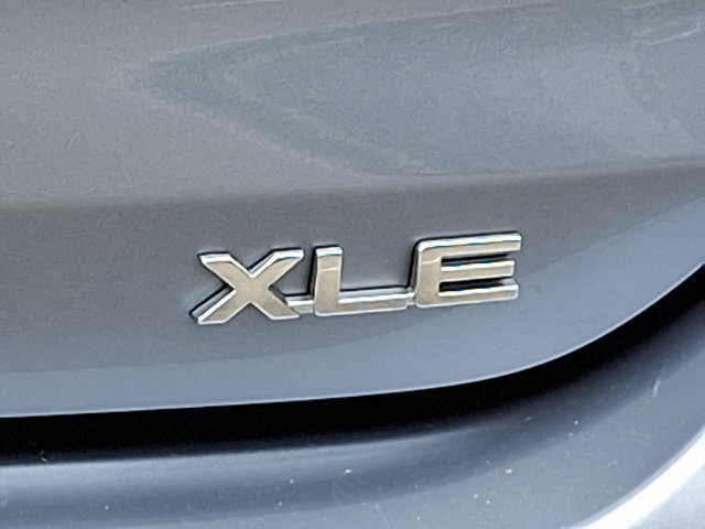 Used 2022 Toyota Highlander XLE AWD/4WD image 31
