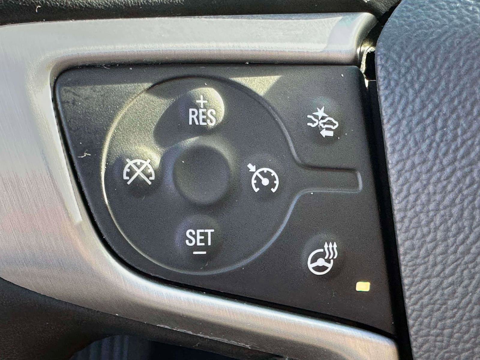 Used 2023 GMC Acadia SLT w/ Elevation Edition image 19