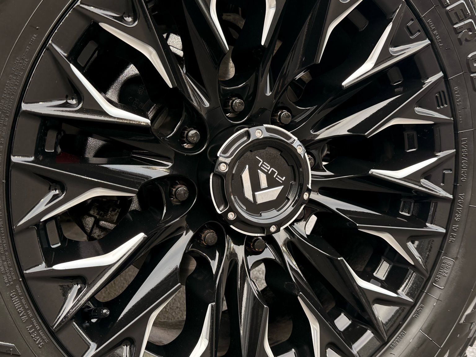 Used 2024 GMC Sierra 2500 Denali Ultimate image 16