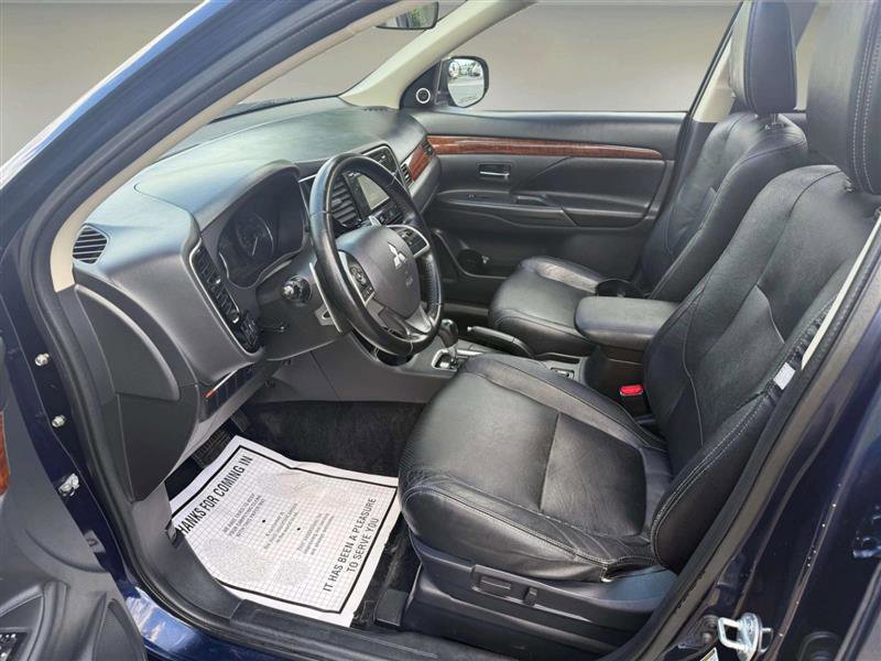 Used 2014 Mitsubishi Outlander GT image 16