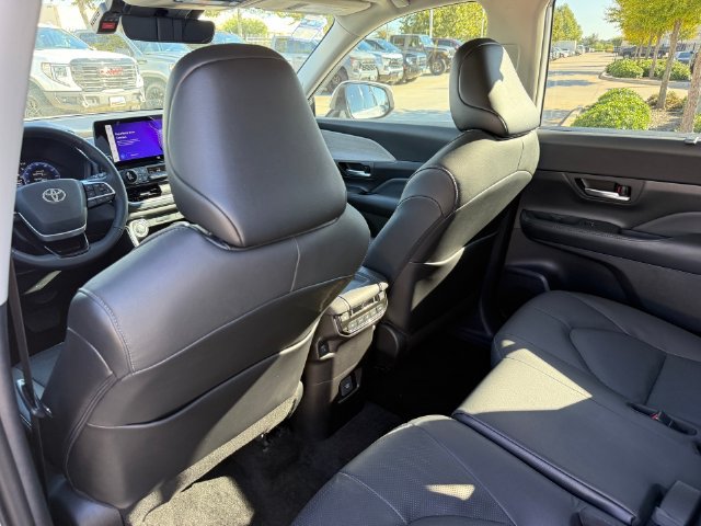 Used 2025 Toyota Grand Highlander FWD image 25