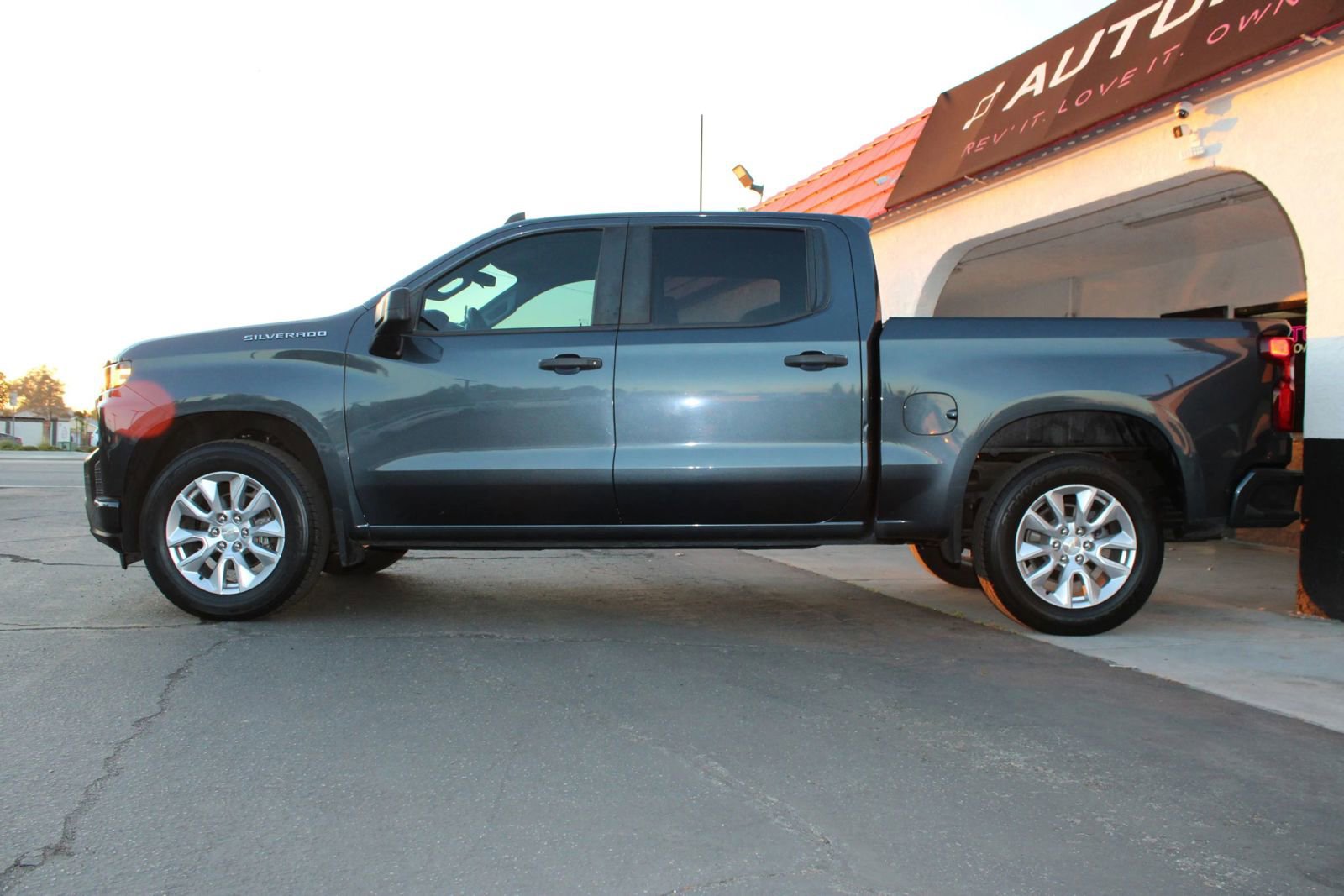 Used 2021 Chevrolet Silverado 1500 Custom image 8