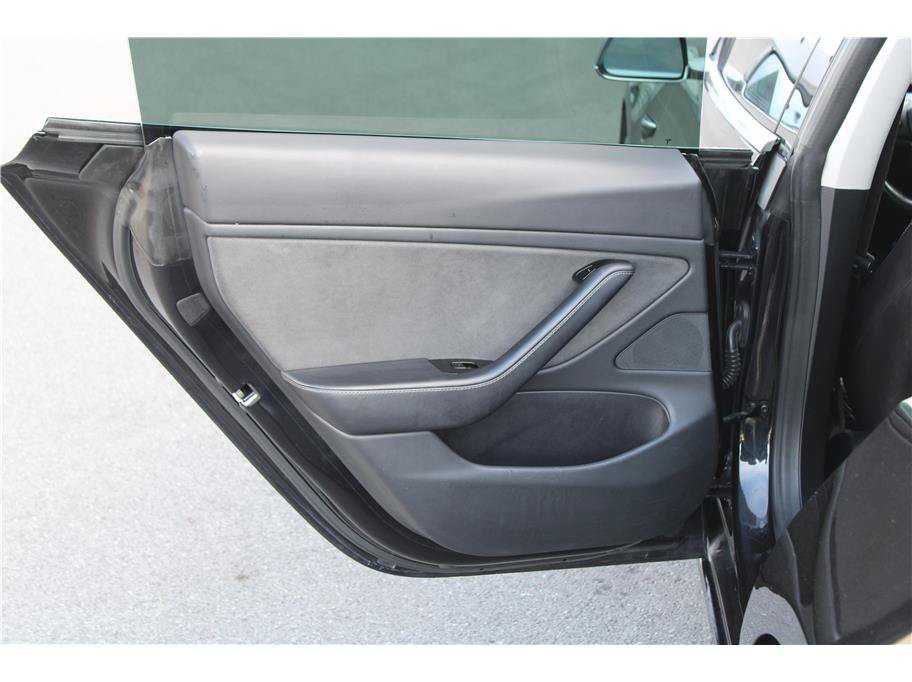 Used 2018 Tesla Model 3 Long Range AWD/4WD image 11