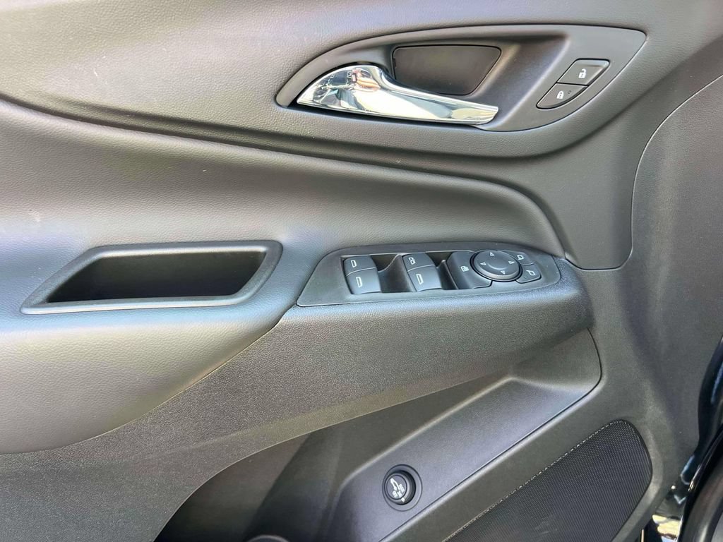 Used 2023 Chevrolet Equinox LT AWD/4WD image 16