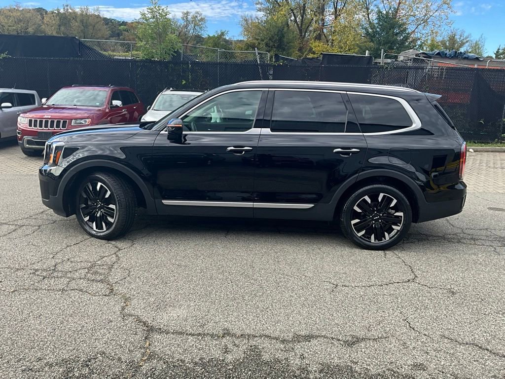 Used 2023 Kia Telluride SX image 3