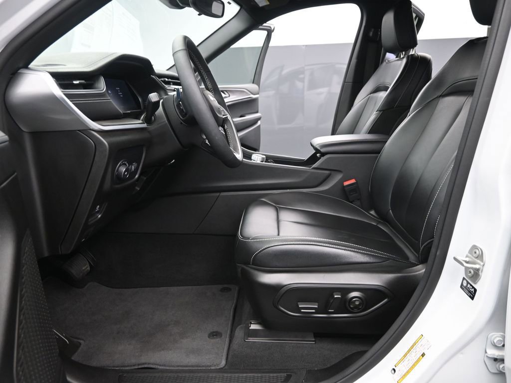 Used 2024 Jeep Grand Cherokee Limited image 10