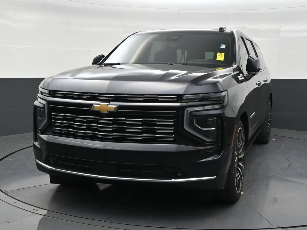 Used 2026 Chevrolet Suburban High Country AWD/4WD image 8