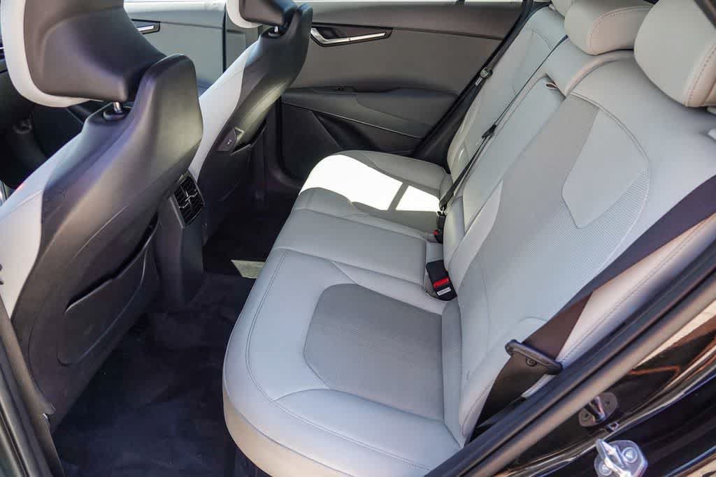 Certified 2023 Kia Niro EX Touring FWD image 17
