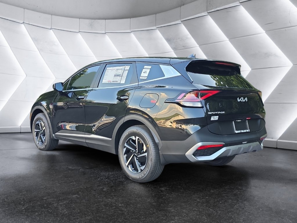 New 2025 Kia Sportage LX image 3