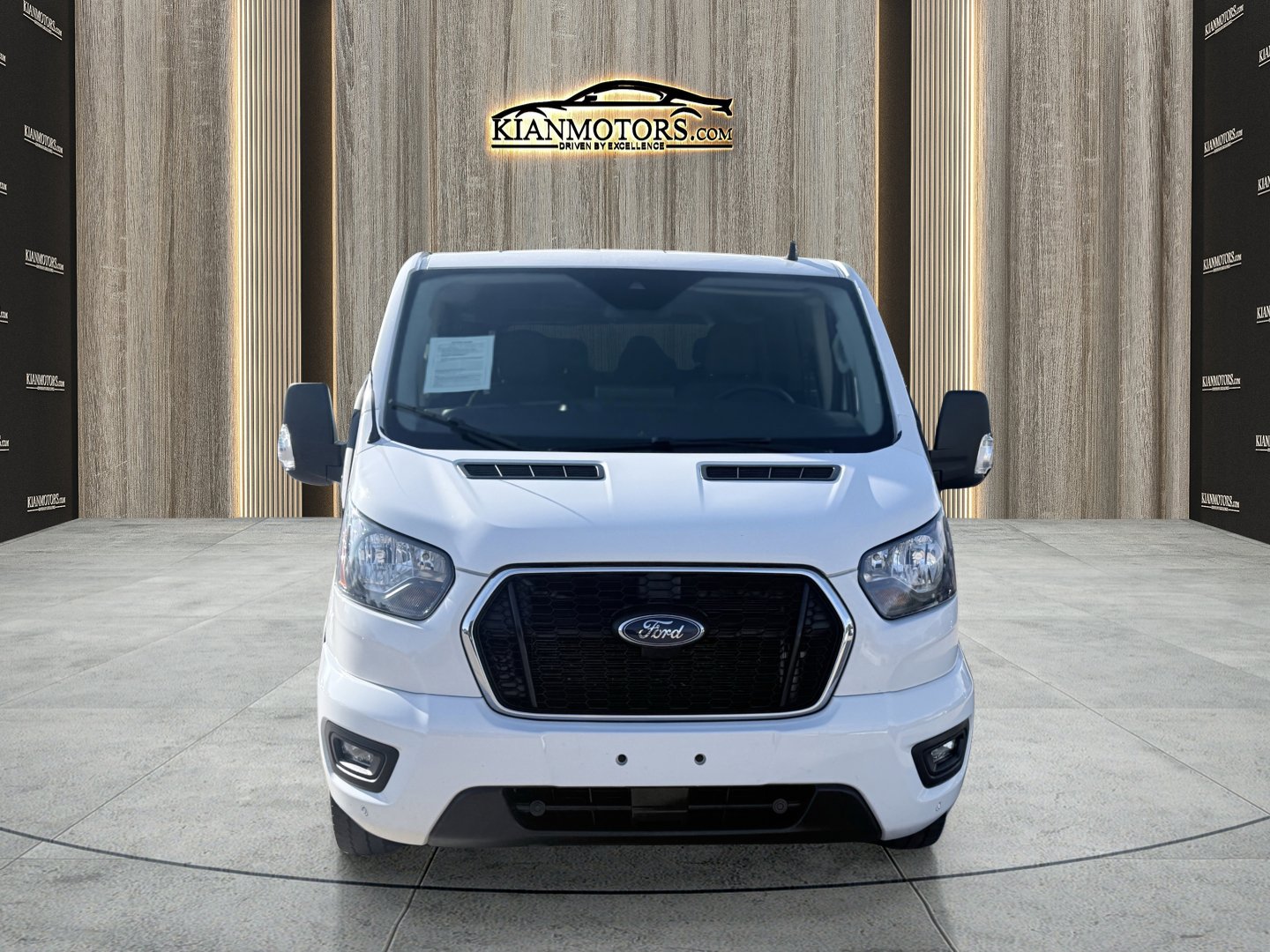 Used 2023 Ford Transit 350 XLT image 2