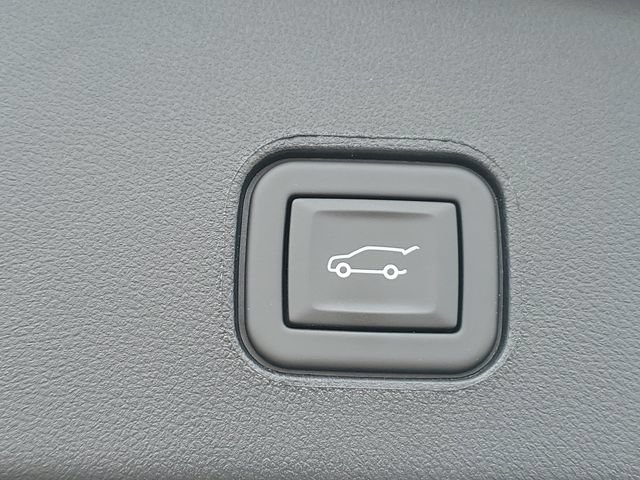 Certified 2024 Cadillac Lyriq Sport w/ LPO, Floor Liner Package AWD/4WD image 32