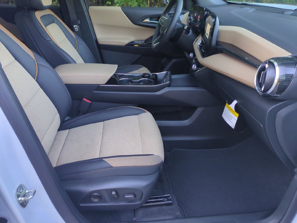 New 2027 Chevrolet Equinox ACTIV w/ Convenience Package III FWD image 35