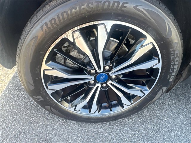 Used 2021 Ford Escape SE w/ SE Sport Appearance Package image 16