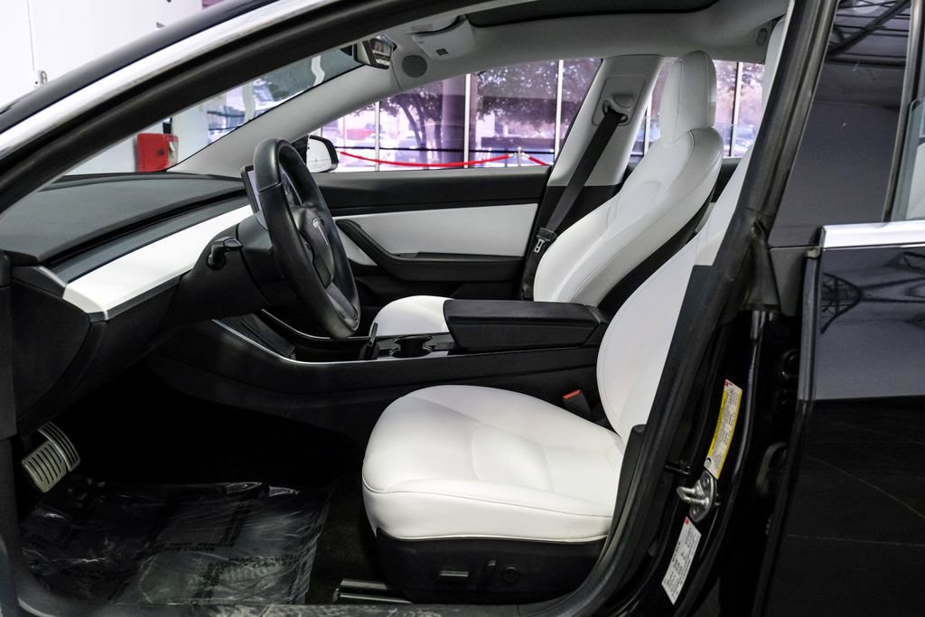 Used 2018 Tesla Model 3 Performance image 4