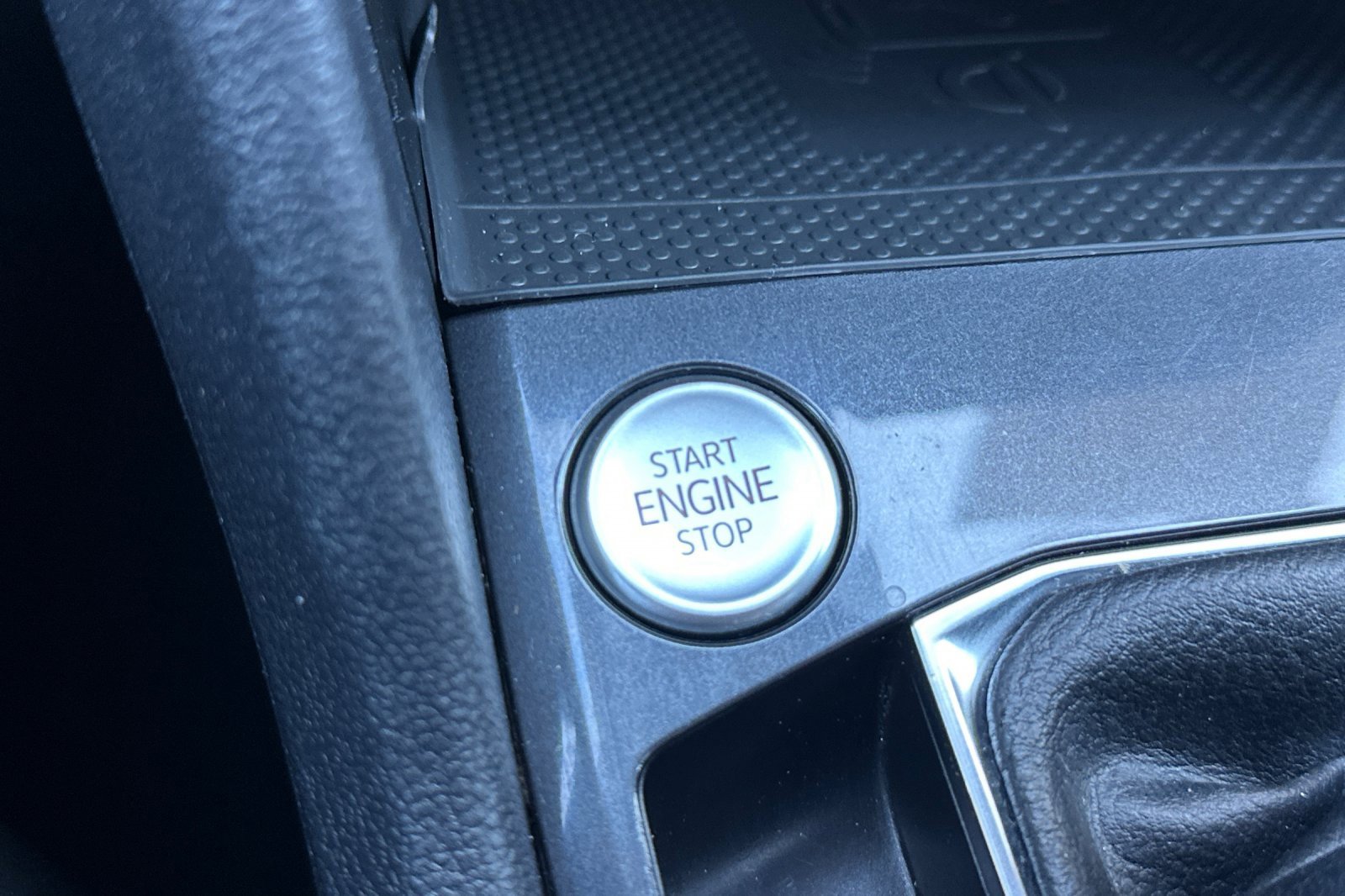 Certified 2022 Volkswagen Tiguan SE image 24