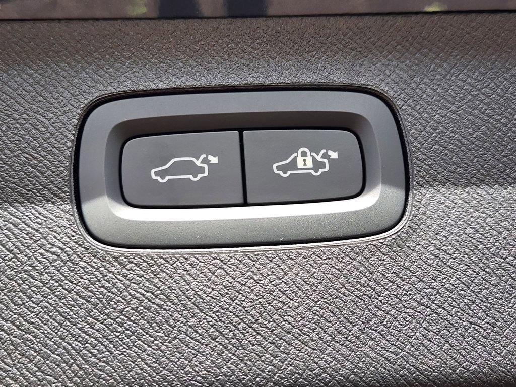 New 2026 Volvo XC90 B6 Plus w/ Protection Package Premier image 23