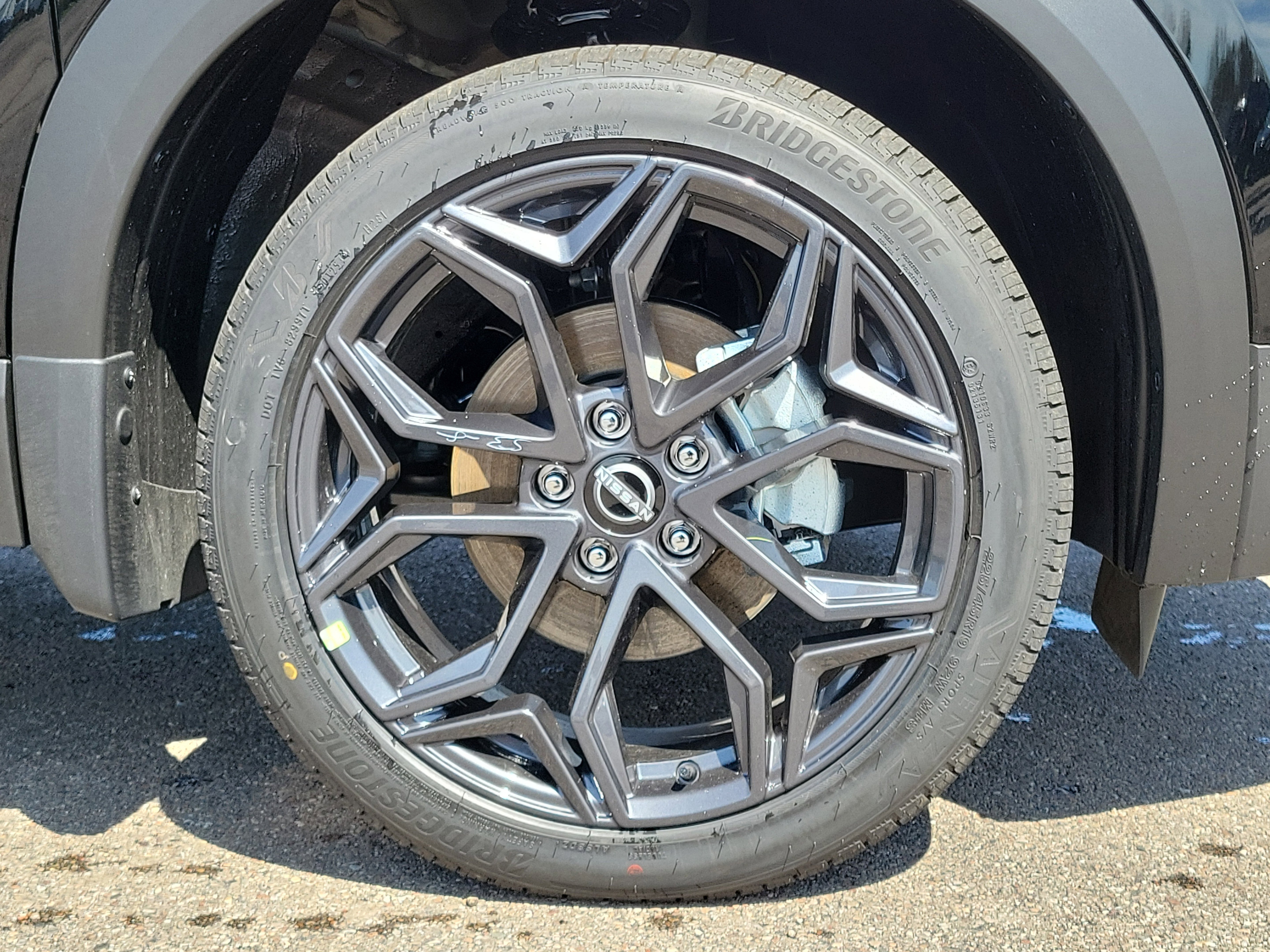 Used 2025 Nissan Kicks SR AWD/4WD image 5