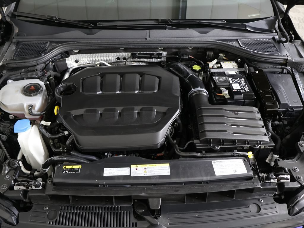 Used 2024 Volkswagen Golf R AWD/4WD image 21