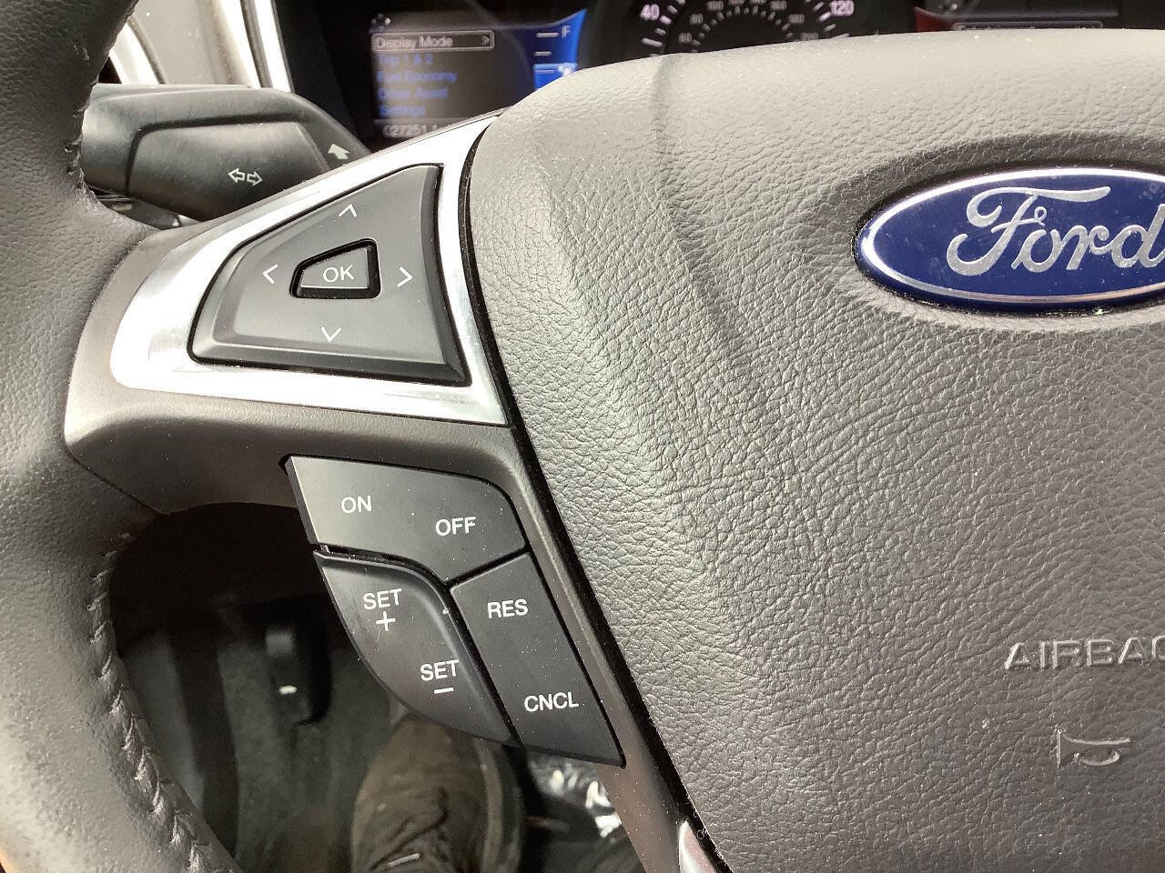 Used 2016 Ford Fusion SE FWD image 38