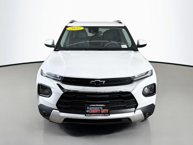 Used 2022 Chevrolet TrailBlazer LT w/ LPO, Blackout Package FWD image 2