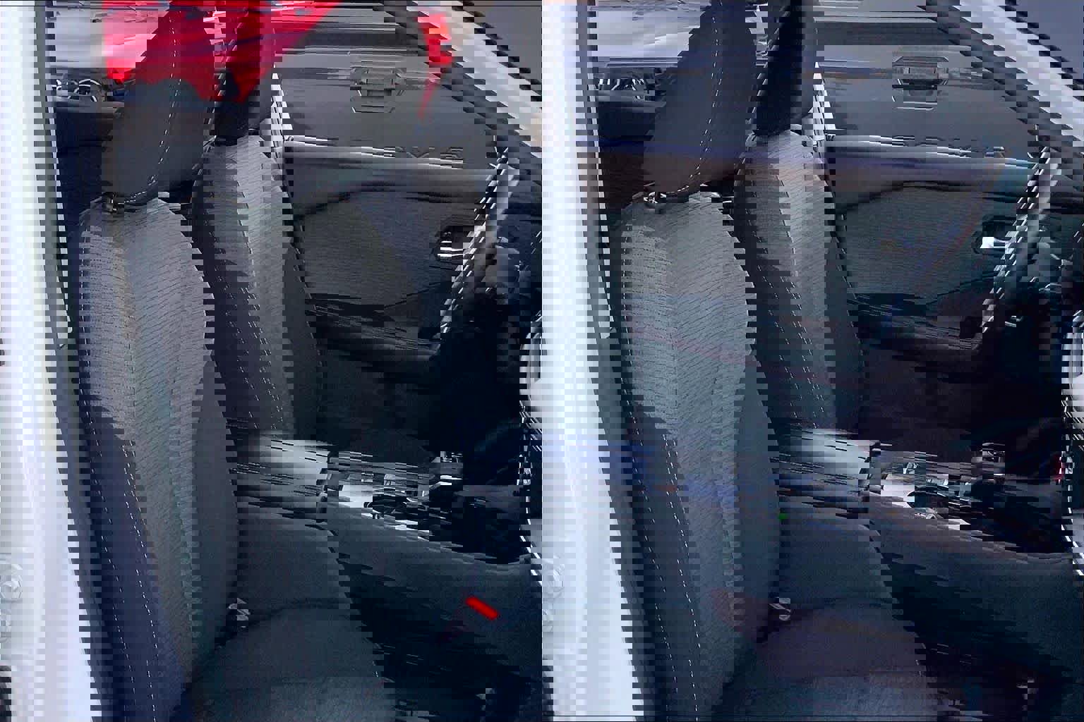 Used 2023 Nissan Rogue SV image 9