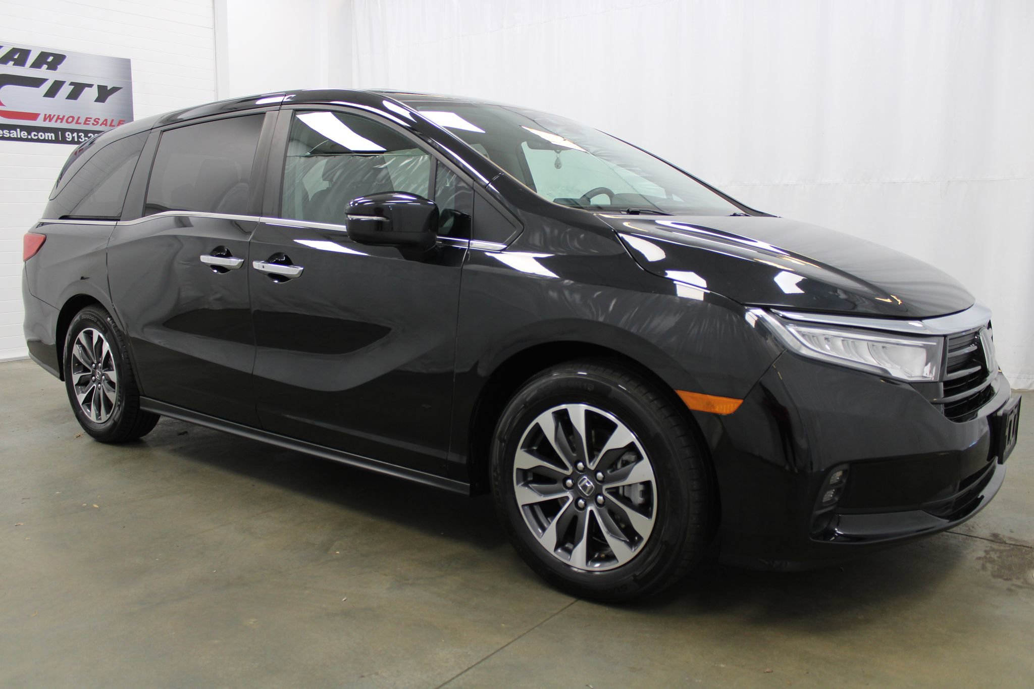 Used 2024 Honda Odyssey EX-L image 4