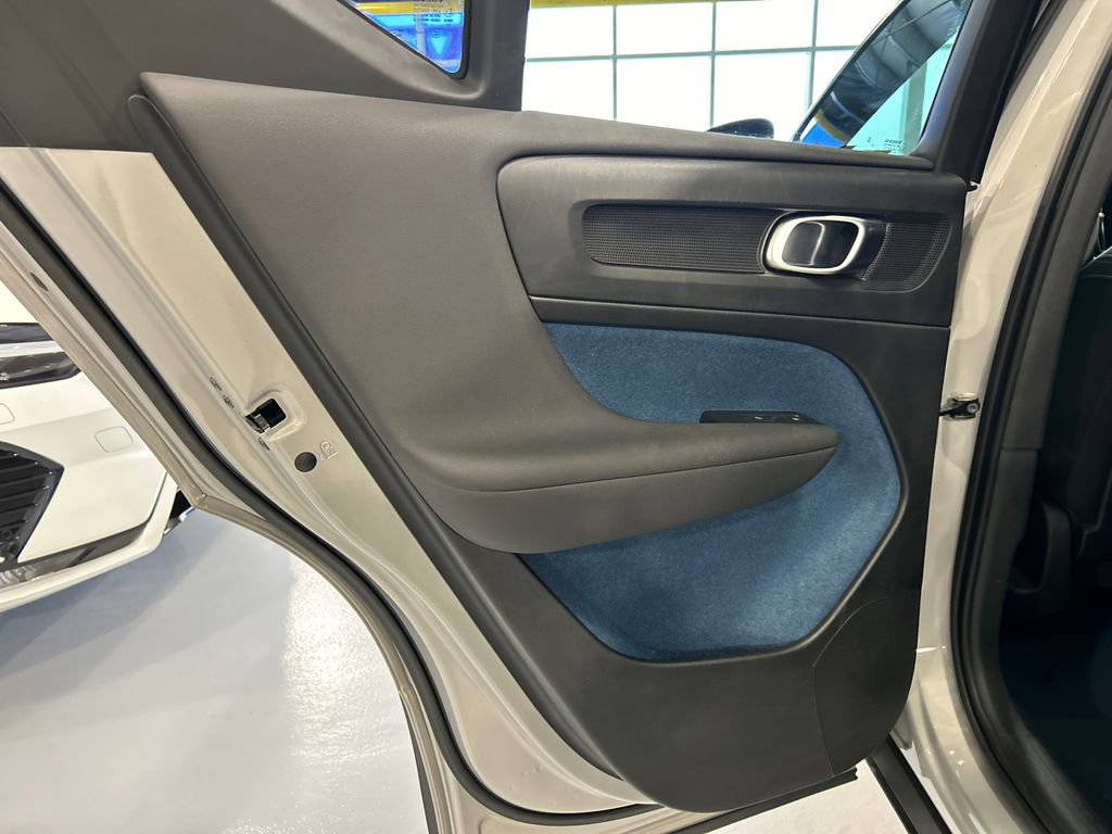 Certified 2023 Volvo XC40 Recharge Ultimate image 22
