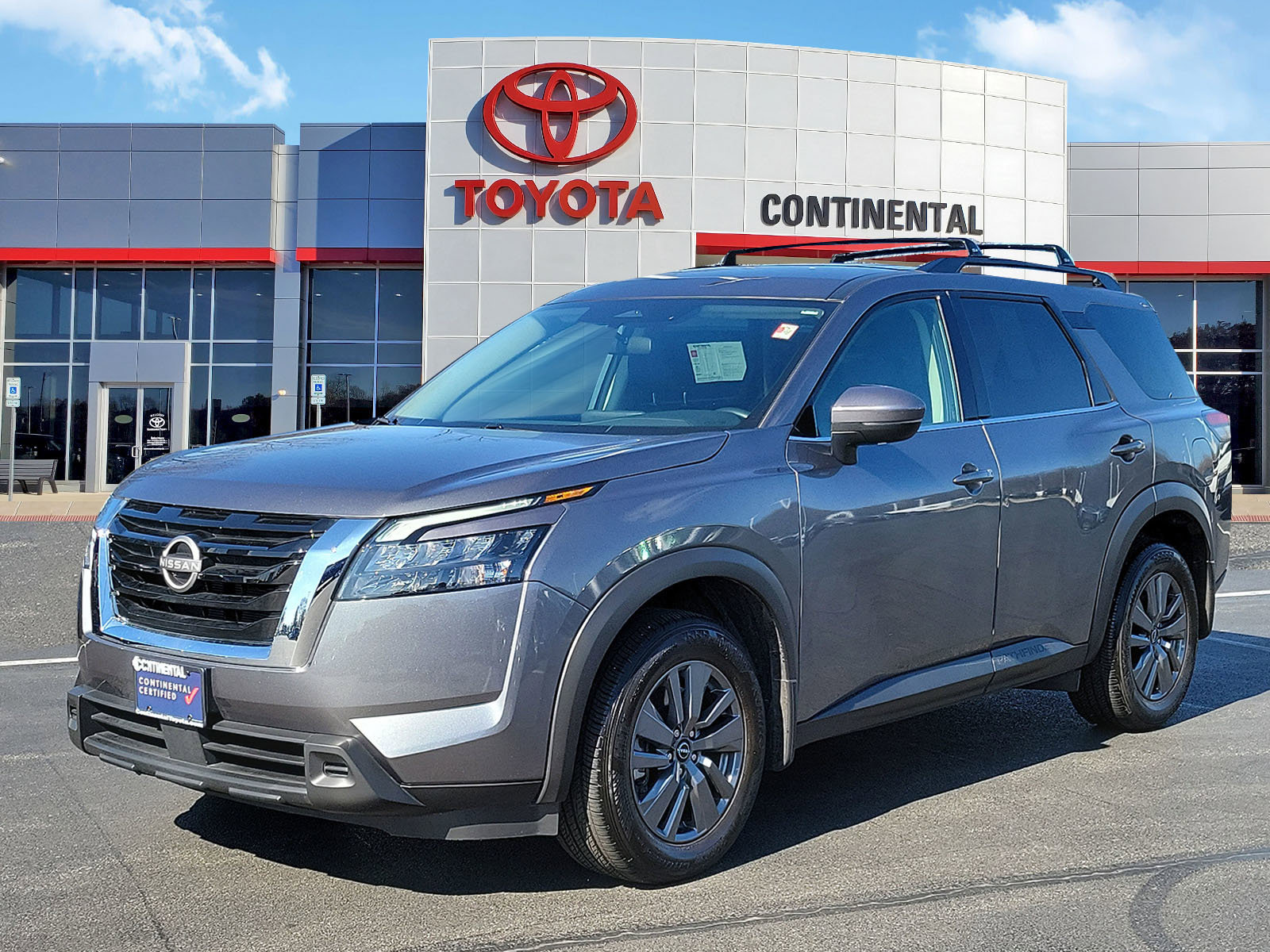 Used 2024 Nissan Pathfinder SV AWD/4WD image 3