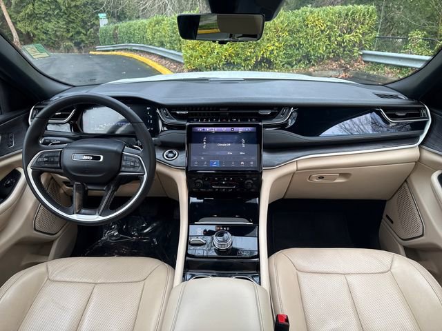 Used 2023 Jeep Grand Cherokee 4WD 4xe w/ Luxury Tech Group II image 12