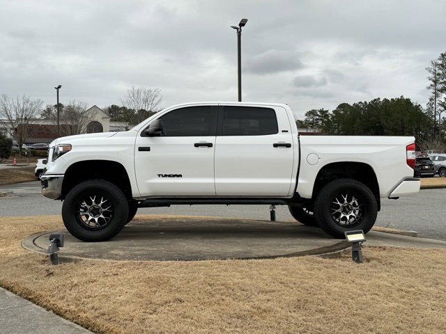 Used 2020 Toyota Tundra SR5 w/ SR5 Convenience Package image 4