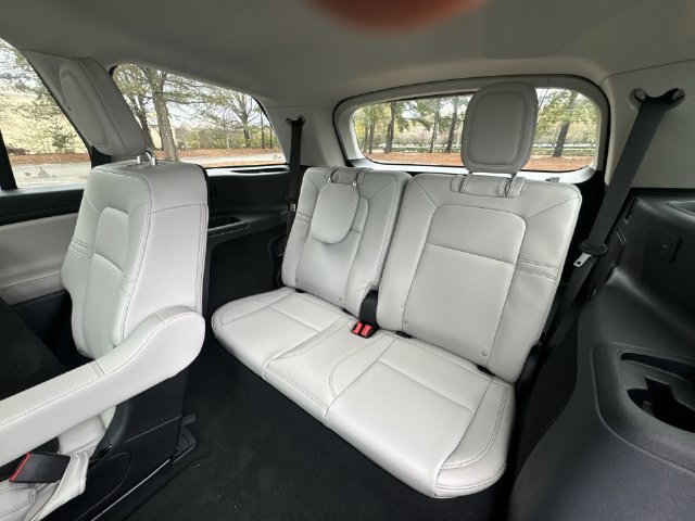 New 2026 Lincoln Aviator AWD image 24