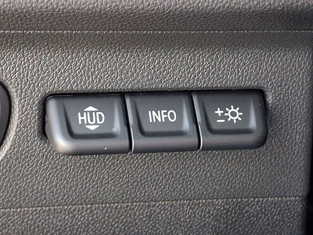 Used 2023 Buick Envision Essence w/ Technology Package I image 24