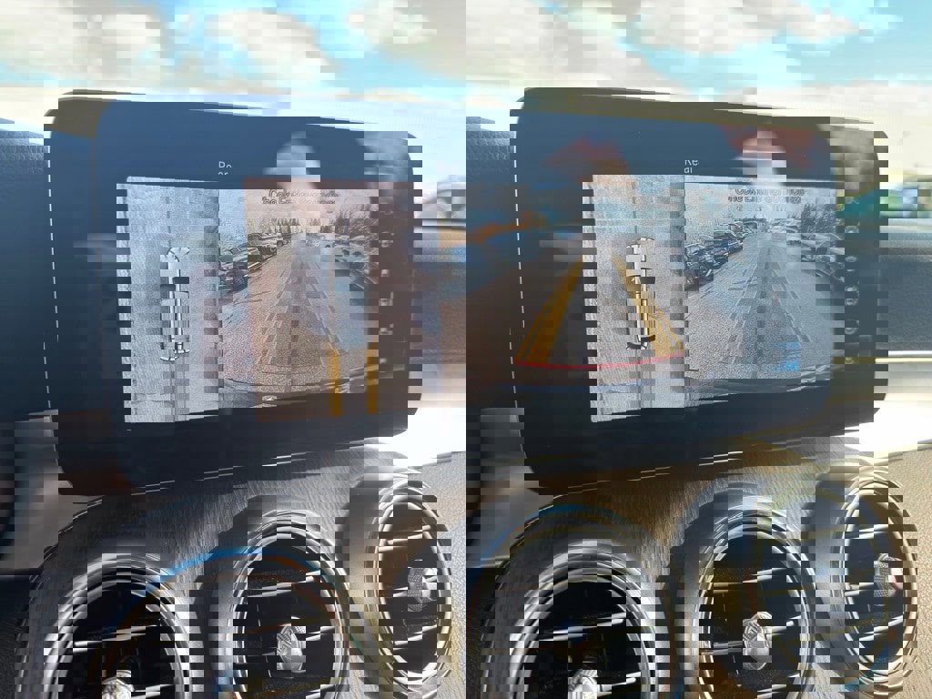 Certified 2022 Mercedes-Benz GLC 300 4MATIC w/ Premium Package Lite image 22