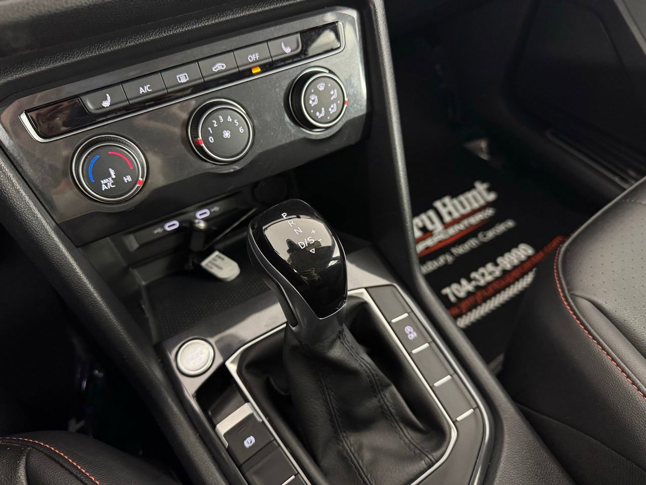 Used 2024 Volkswagen Tiguan Wolfsburg Edition image 17